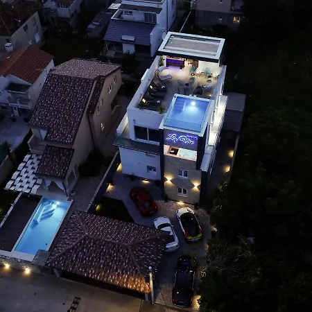 Konukevi Luxury Lavie
