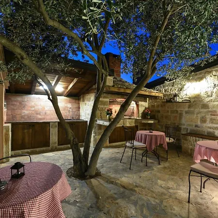 Πανσιόν Luxury Lavie 4*